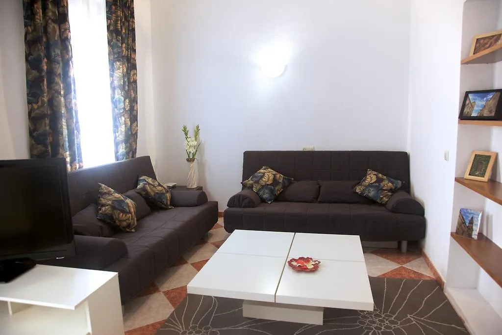 Apartamentos Plaza De Austria Cordoba Spain