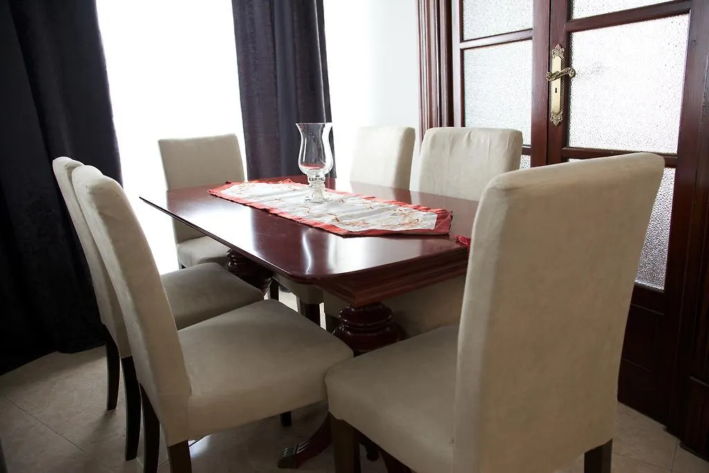 Apartamentos Plaza De Austria Cordoba Spain
